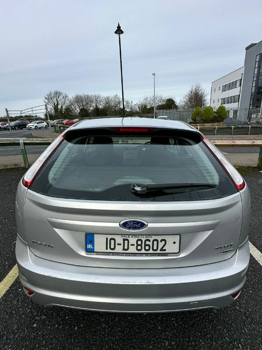 FORD FOCUS 2010 (NEGOTIABLE PRICE!!!!)