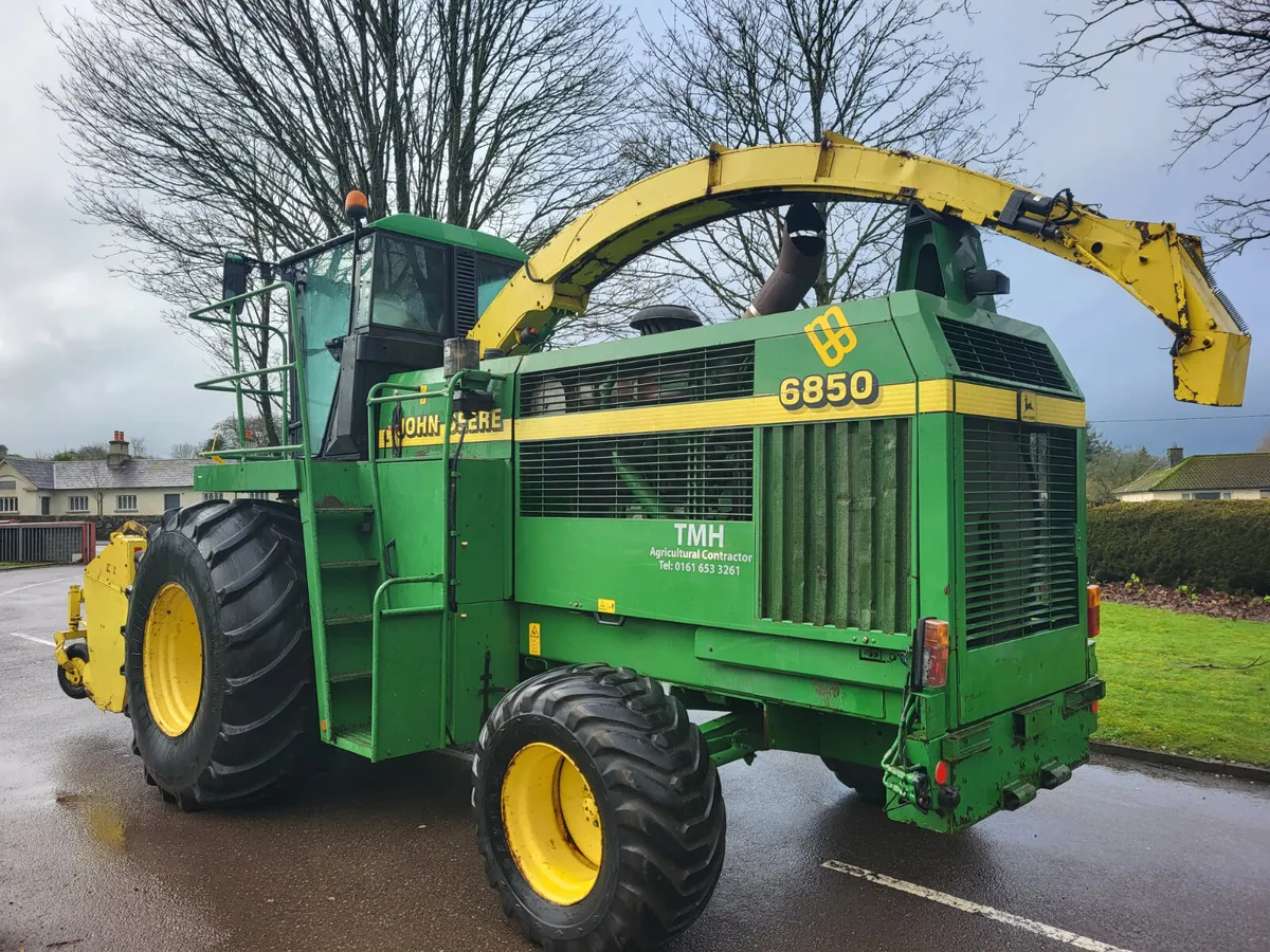 John Deere 6850 - Image 2