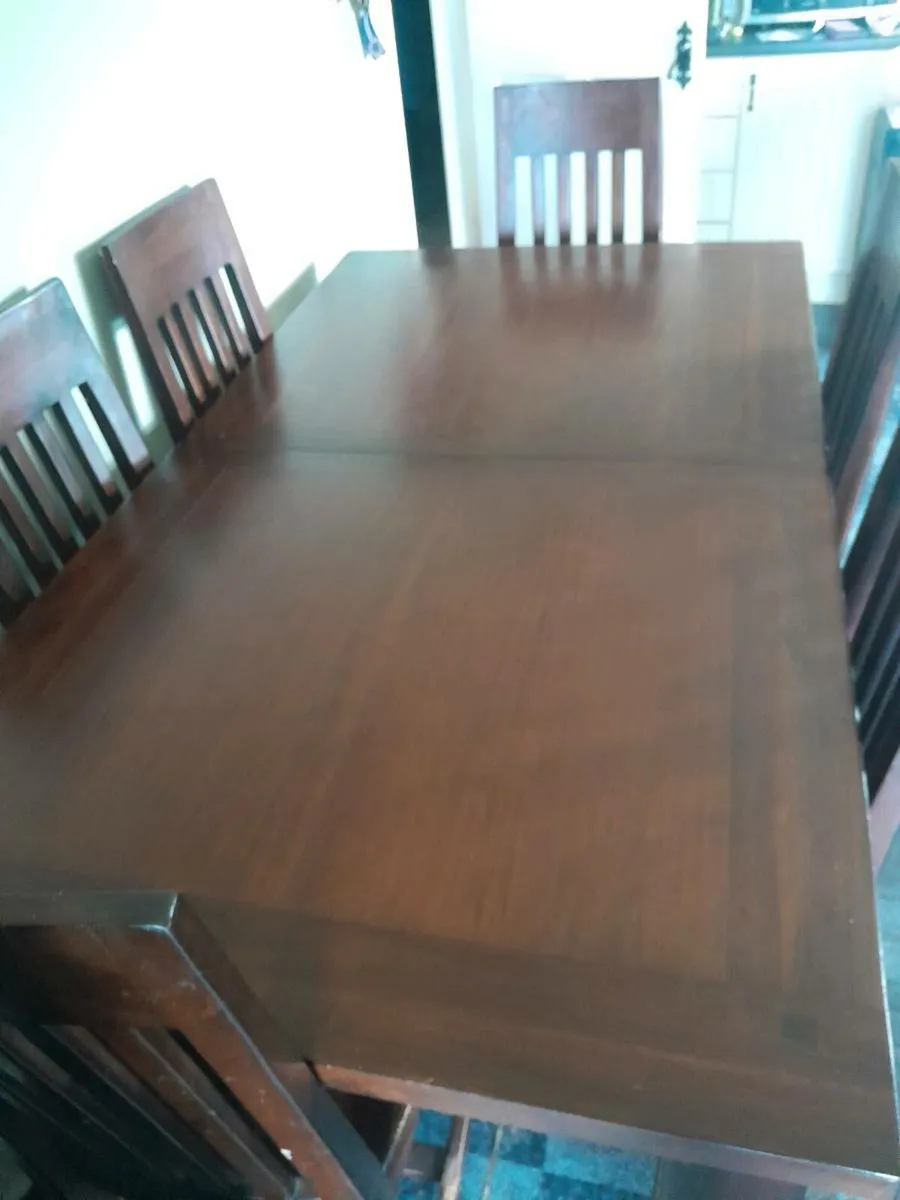 Solid Oak table - Image 1