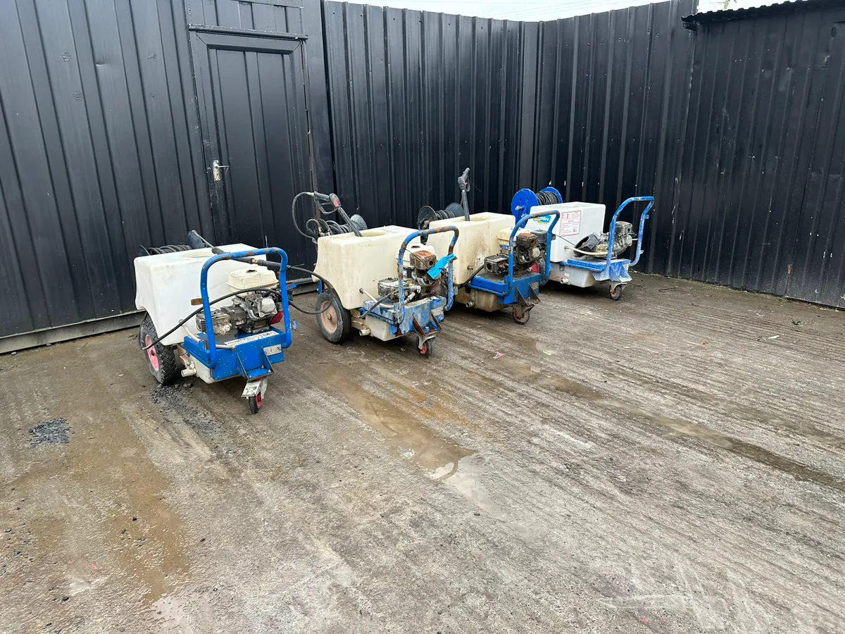 Choice of 4 Mobile Washers - Image 2