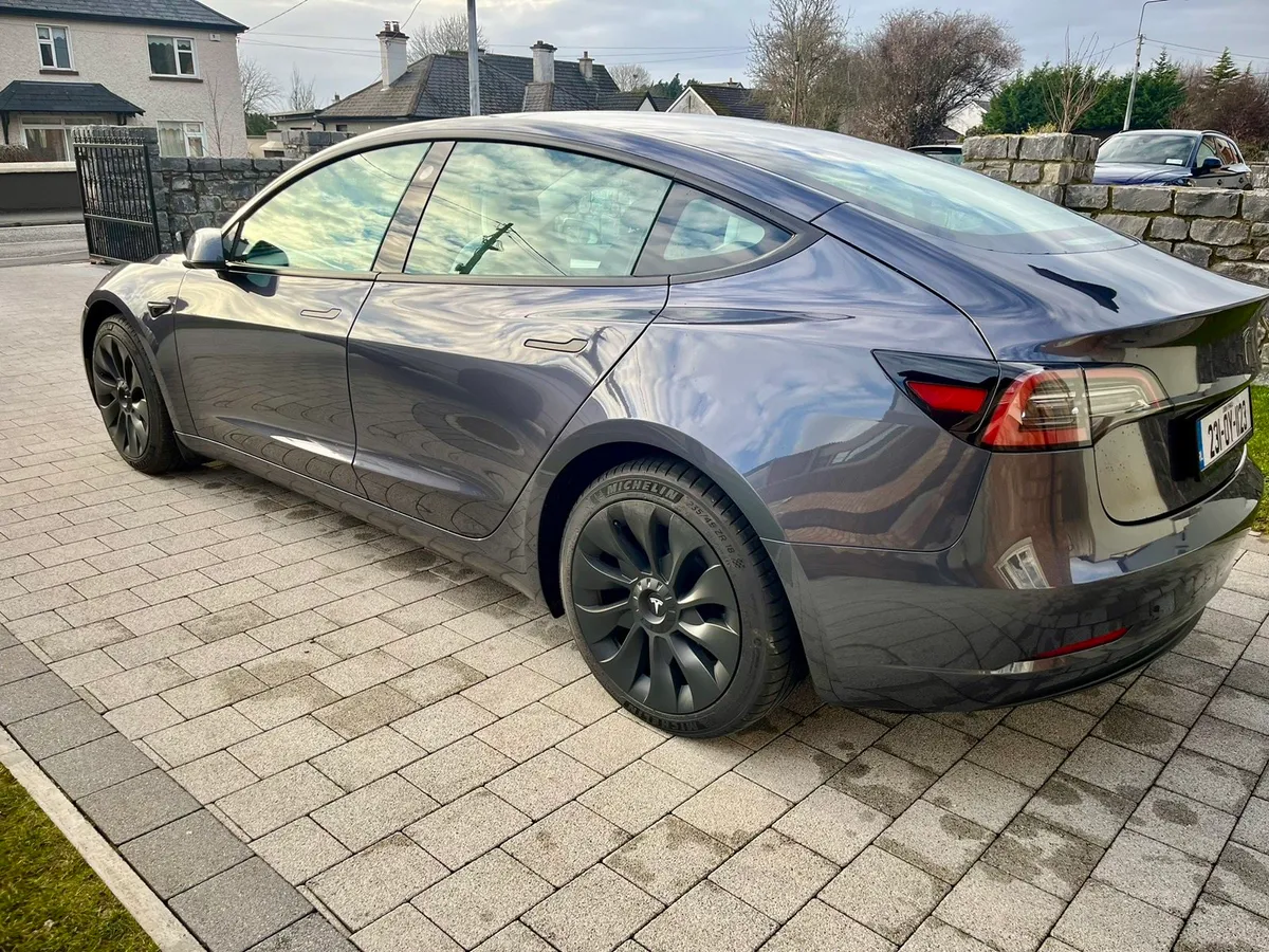 Tesla model 3 midnight deals silver white interior