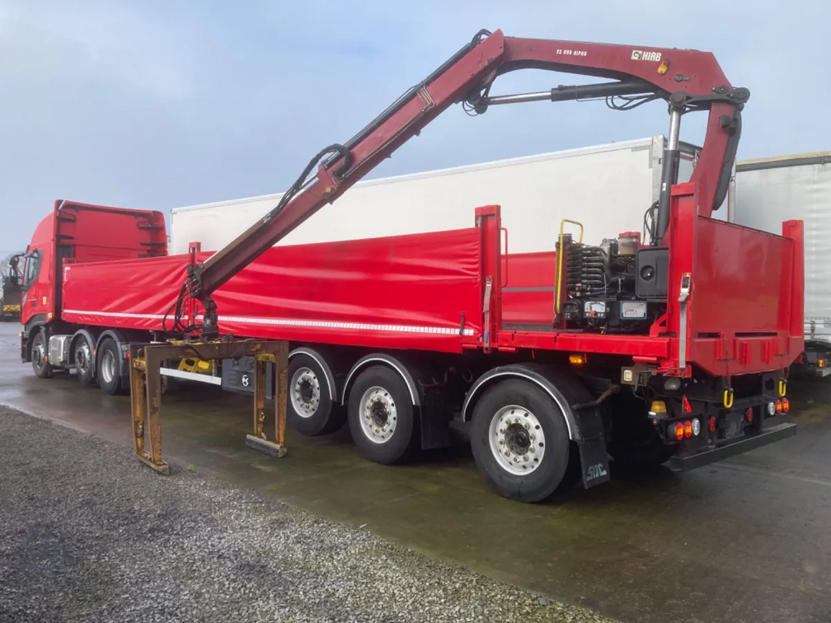 2015 sdc block trailer & Remote Crane - Image 1