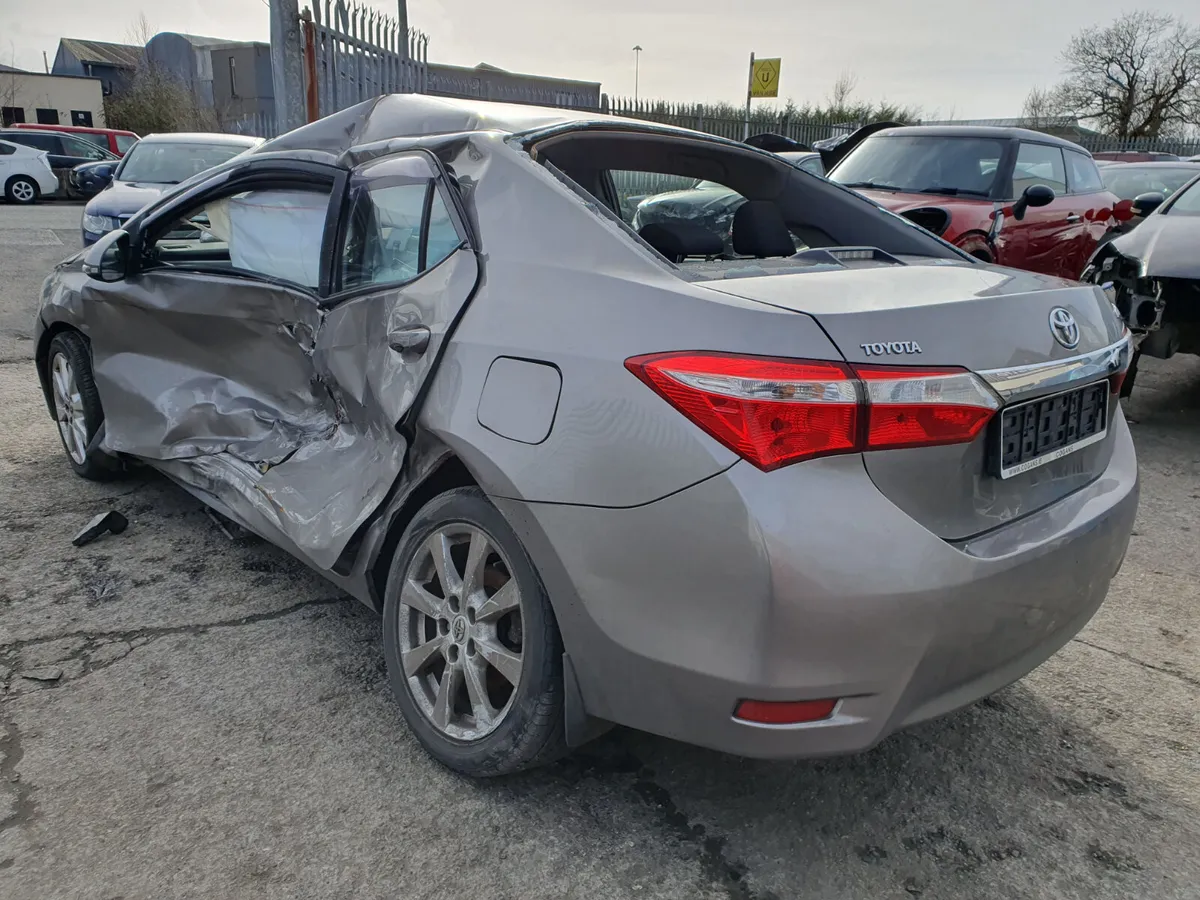 14 TOYOTA COROLLA  1.4 D-4D FOR BREAKING - Image 3