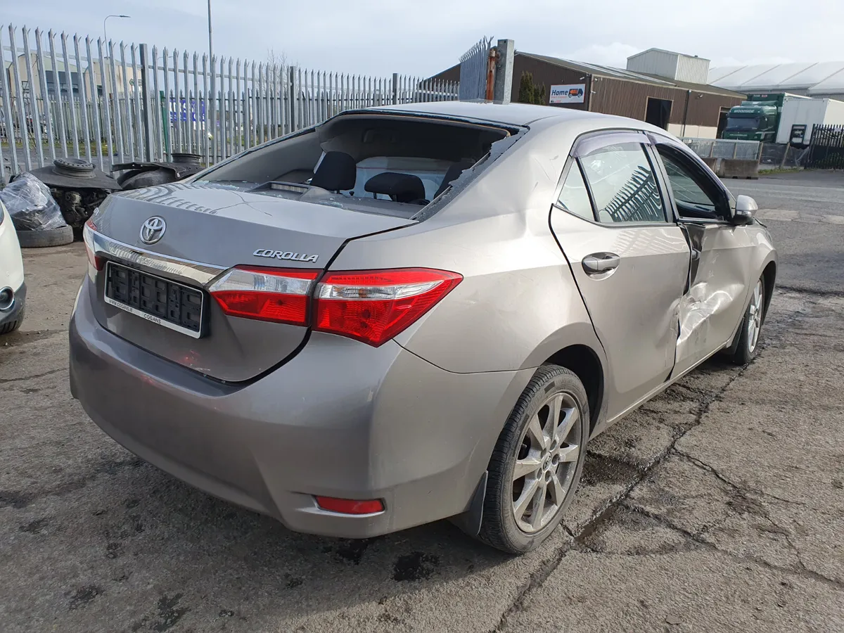 14 TOYOTA COROLLA  1.4 D-4D FOR BREAKING - Image 4