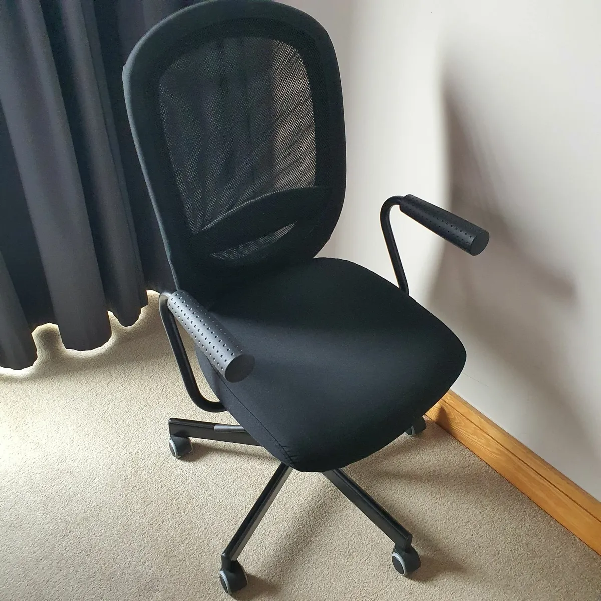 Flintan store swivel chair