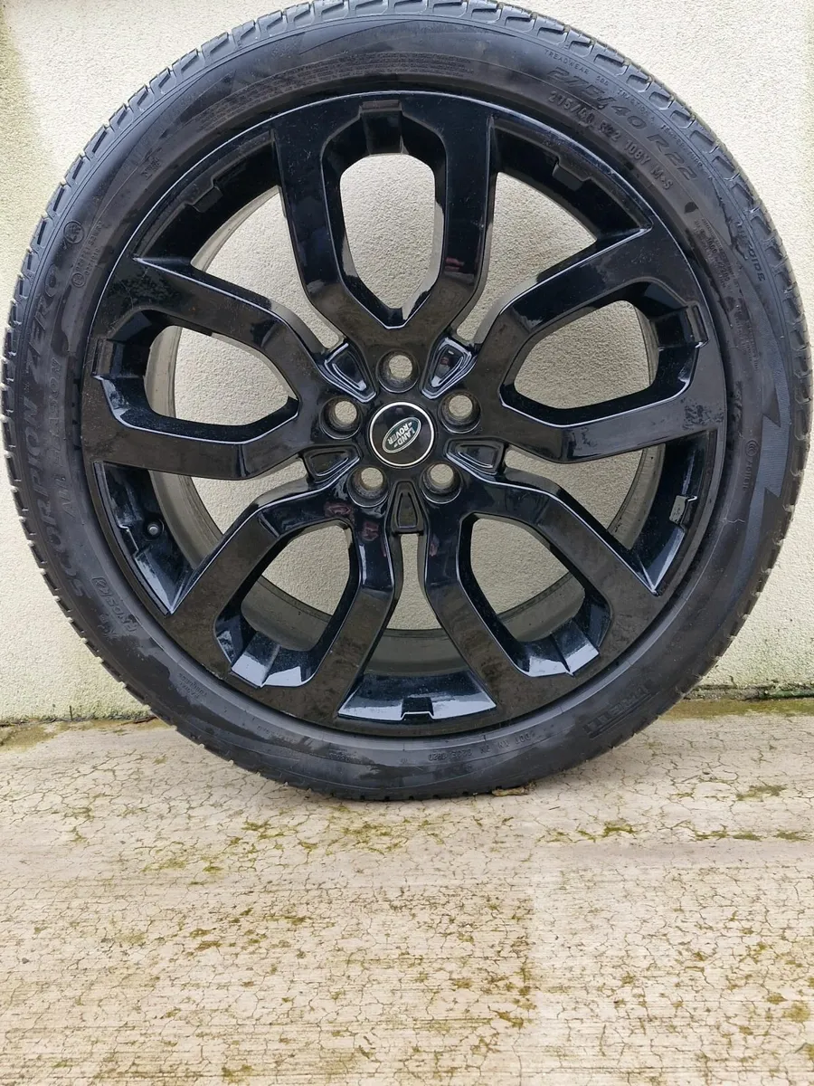 22" Genuine Land Rover Range Rover Alloys and Tyre - Image 1