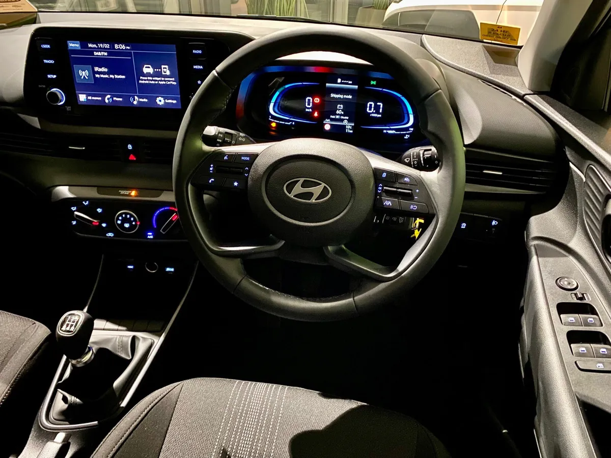 Hyundai i20 Classic 2025 - Video Tour 252 - Image 3