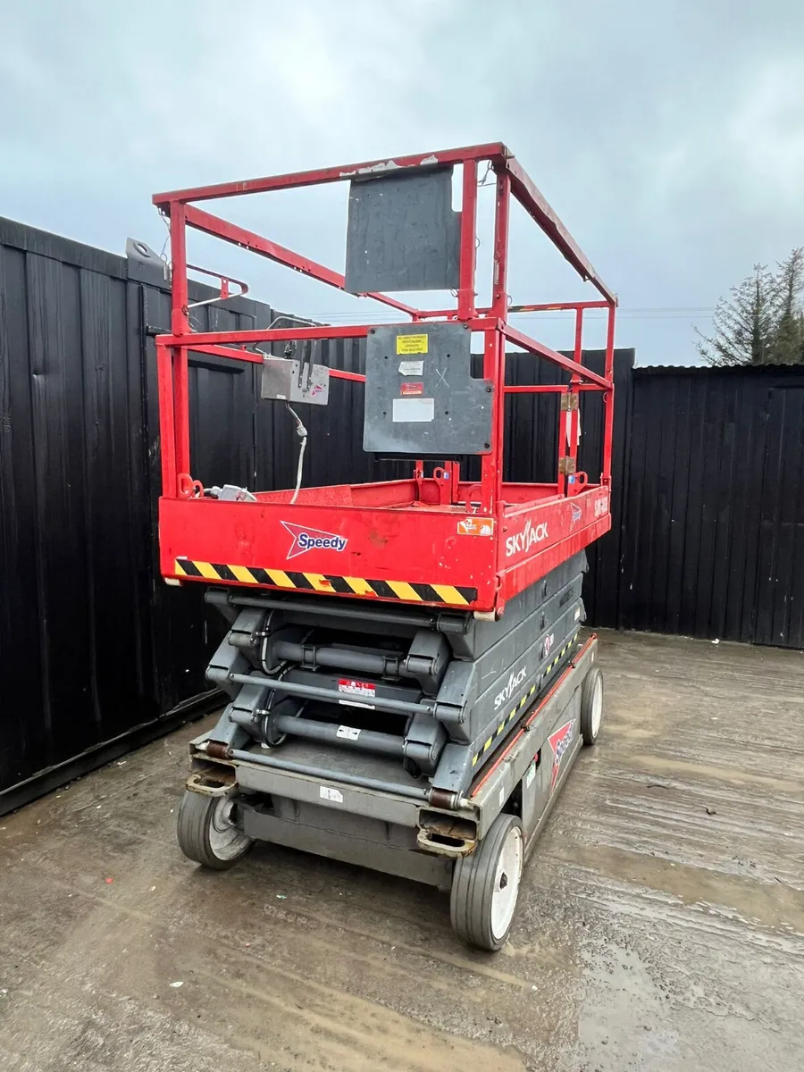 Skyjack SJ4632 Electric scissor Lift - Image 3