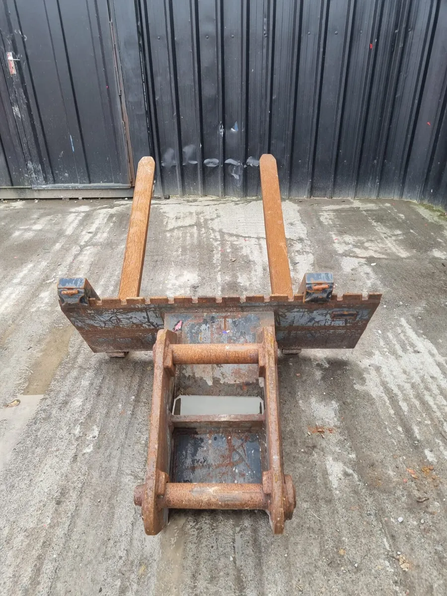 Pallet Forks to suit excavator 65MM PINS - Image 3