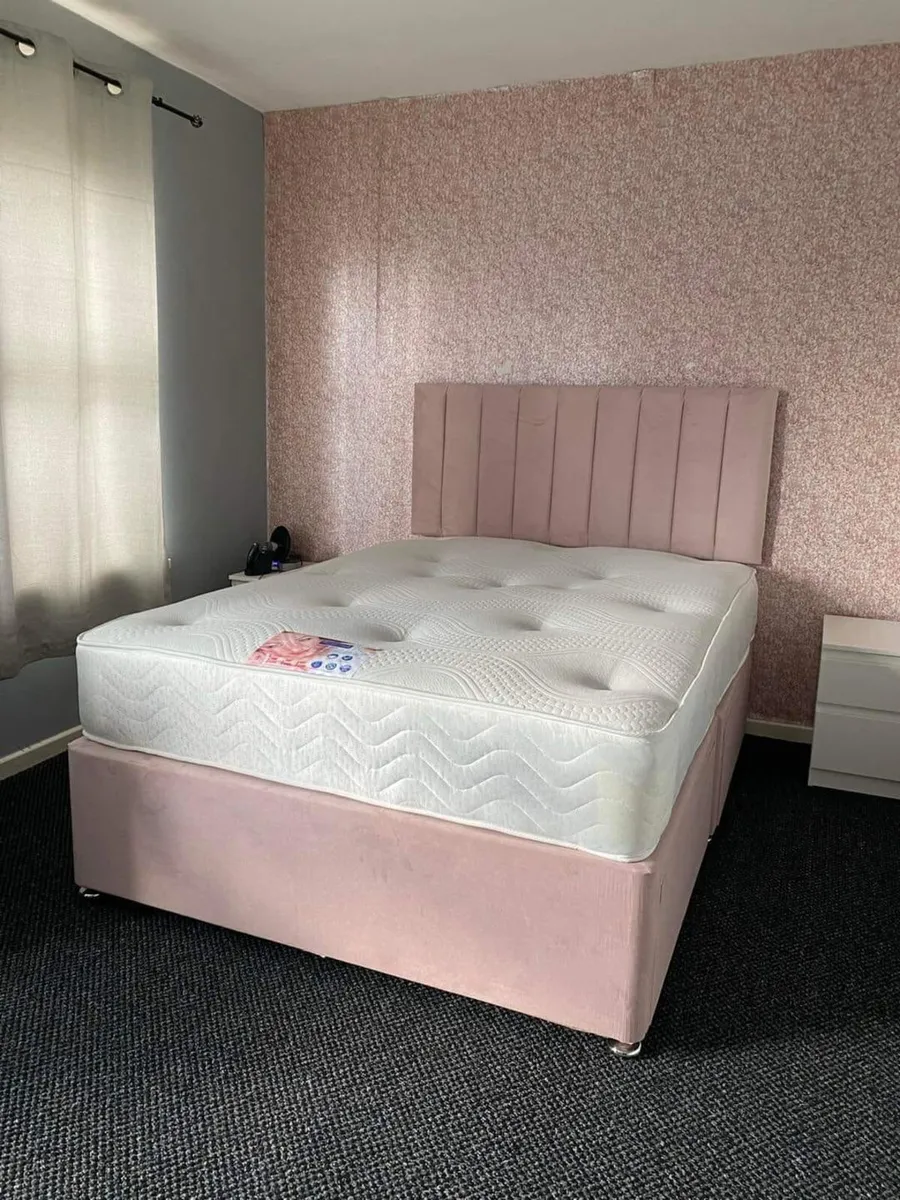 4’6 pink plush velvet divan base and mattress