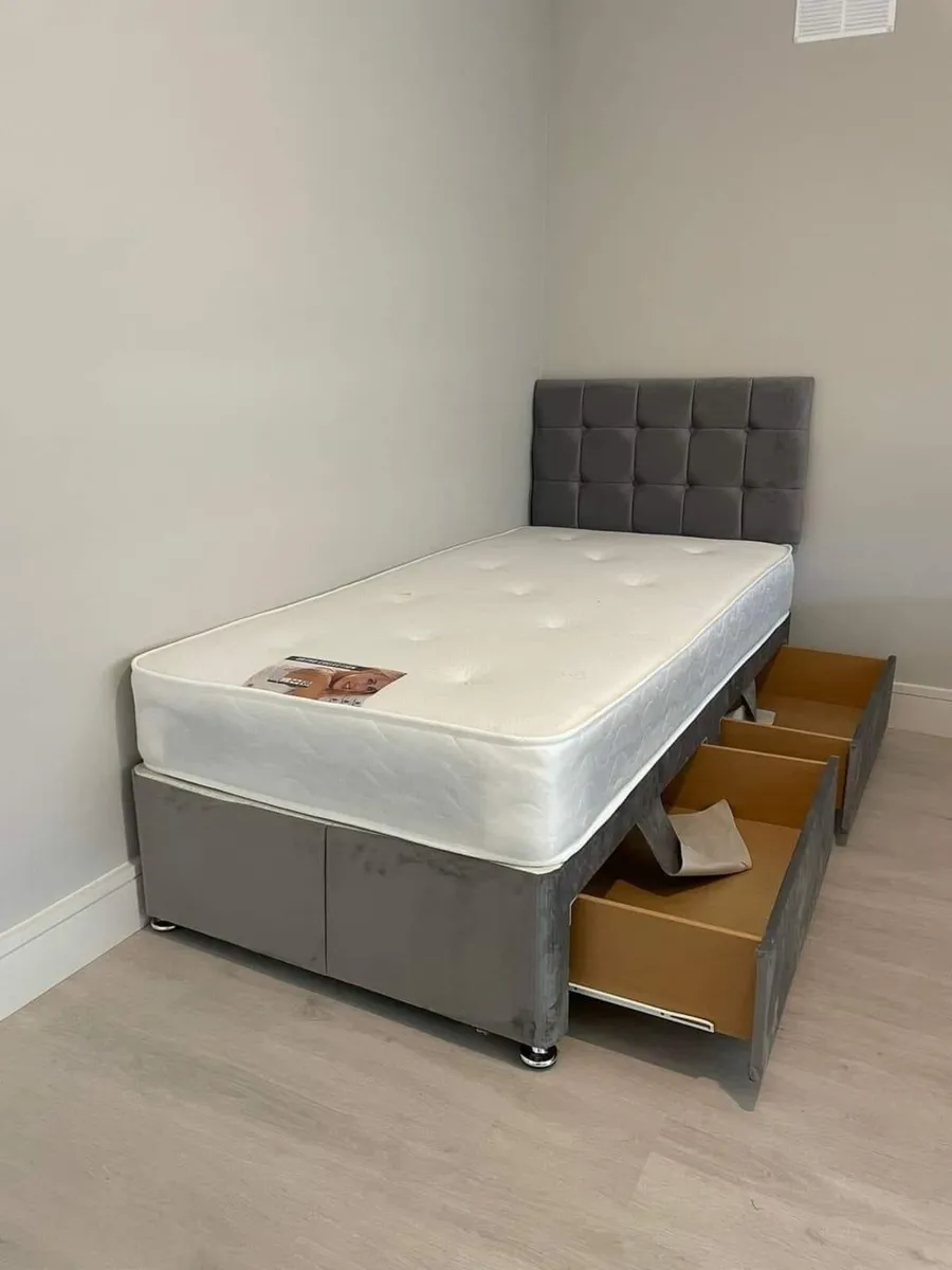 3ft Grey plush velvet divan base and mattress