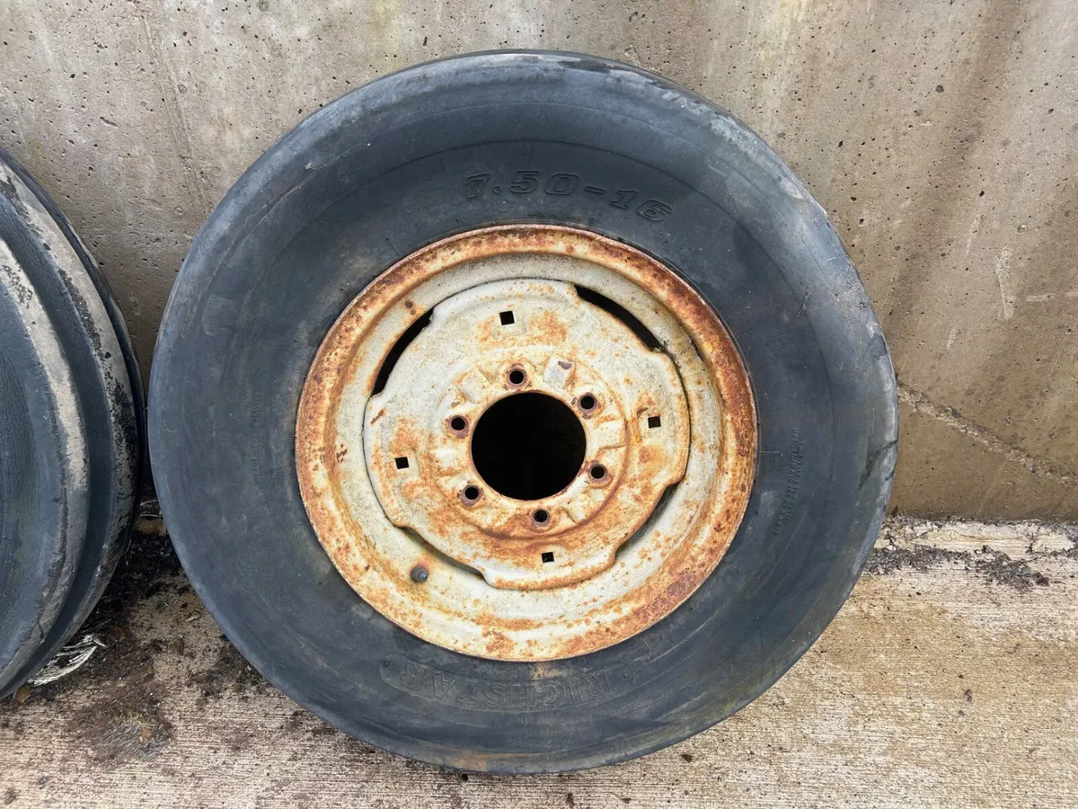 Used 750-16 Front Wheels - Image 2