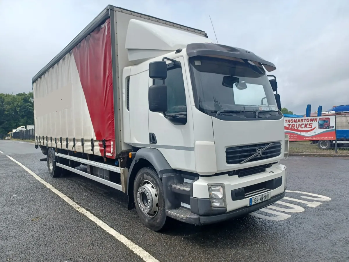 2013 VOLVO FL280 4X2 SLEEPER CAB WITH 25FT 6INCHES - Image 1