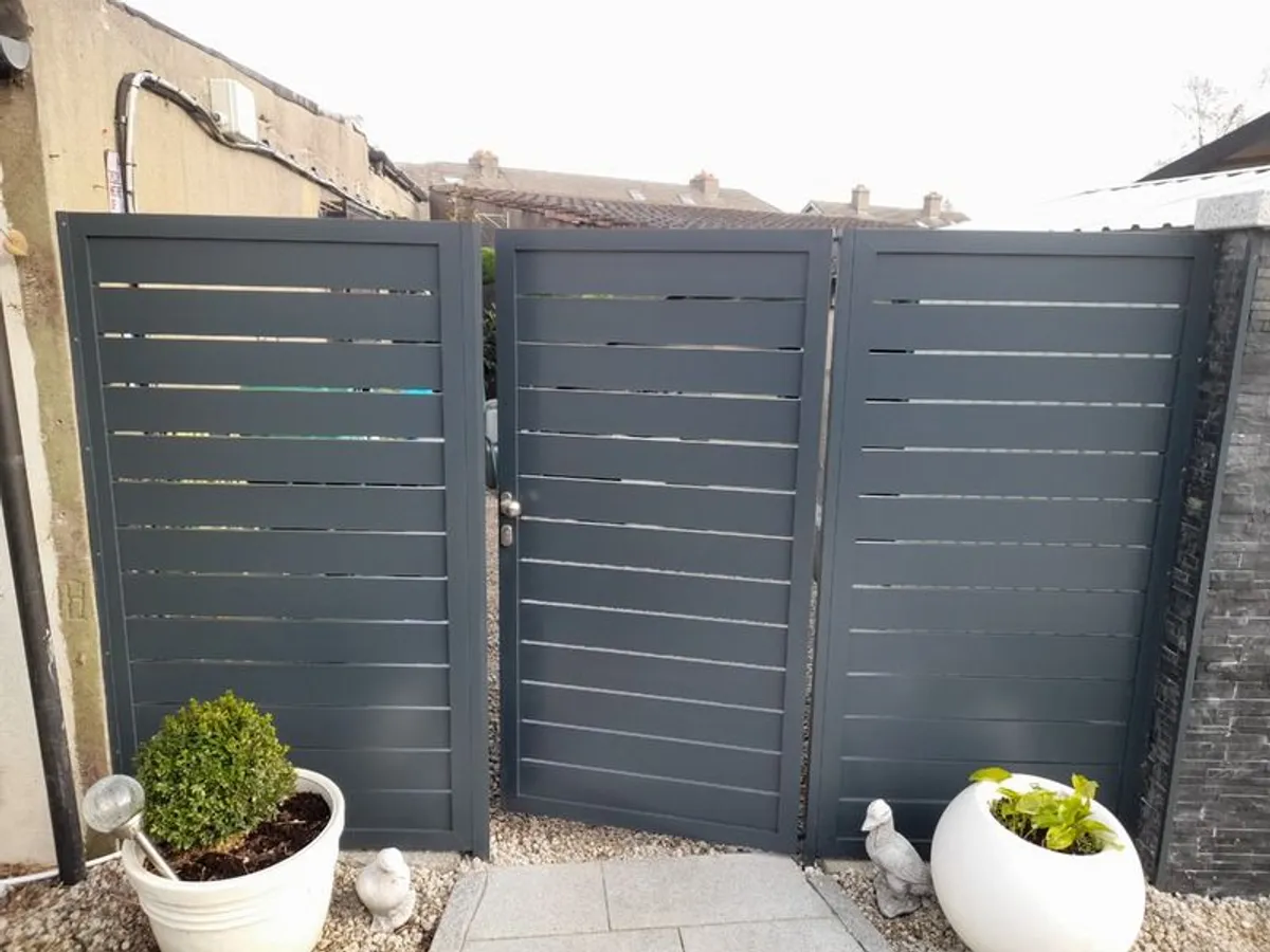 Side Gate - Image 4