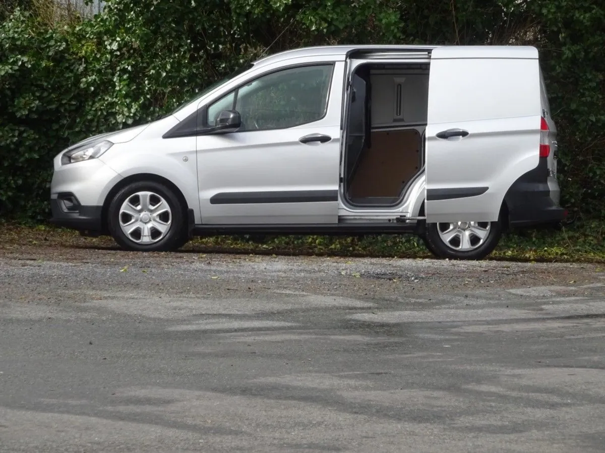 Ford Transit Transit Trend 1.5 TDI M6 Reversing-c - Image 4