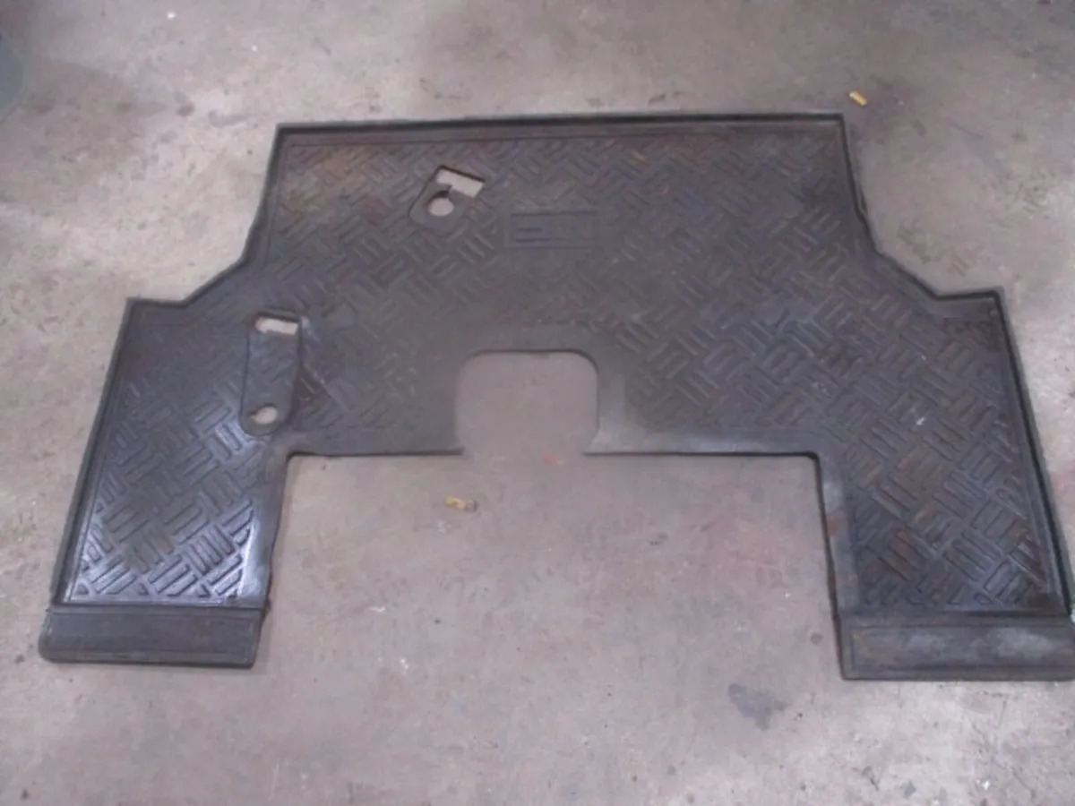 Massey Ferguson 600 Series Floor Matt - Image 1