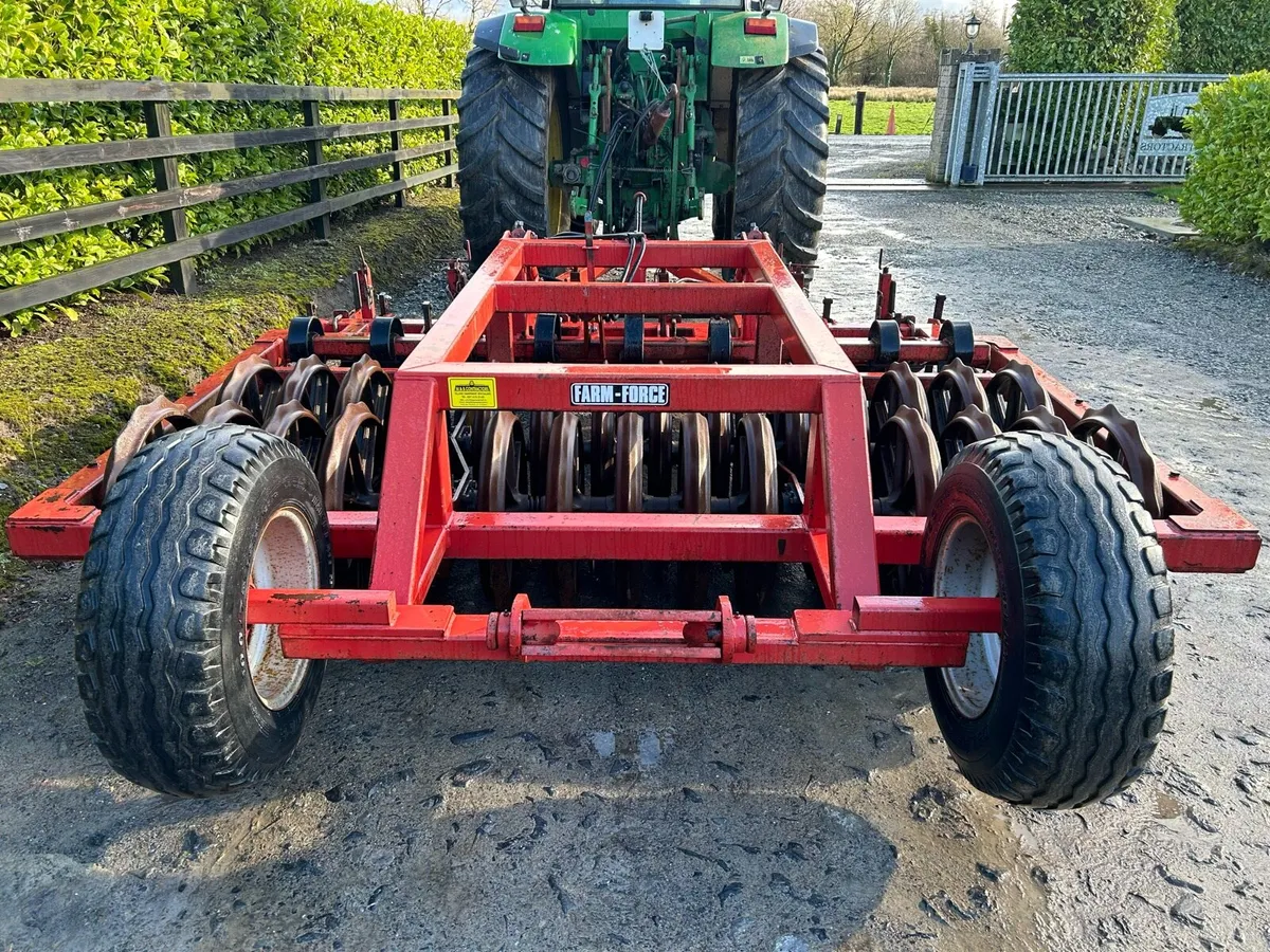 Farmforce 3m trailed furrow press - Image 3