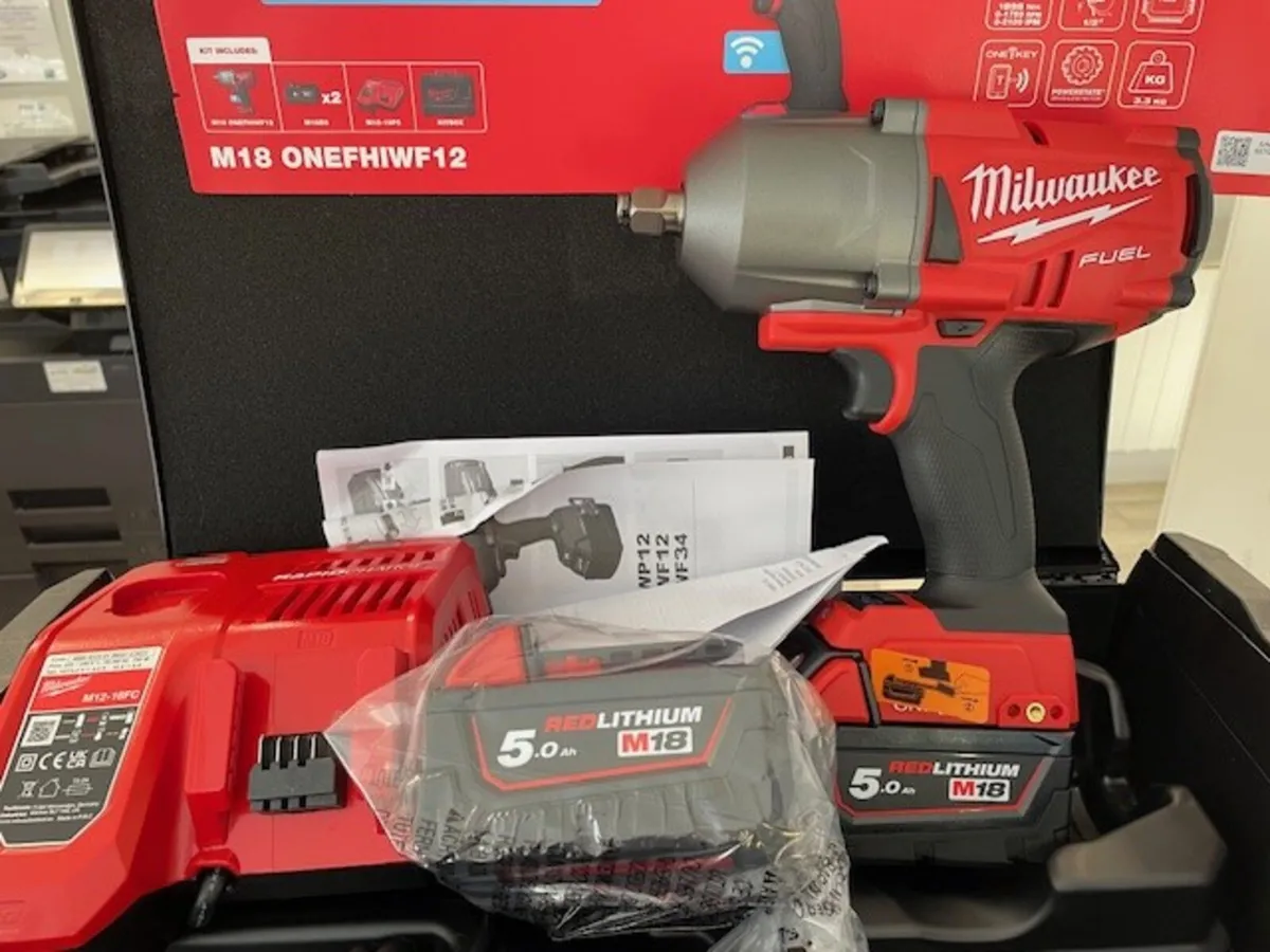 Milwaukee 1/2 Inch Impact Wrench Kit Reduced. - Image 4