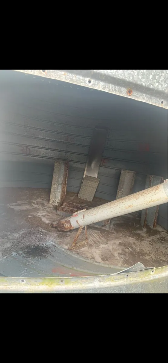 Grain Silo - Image 2