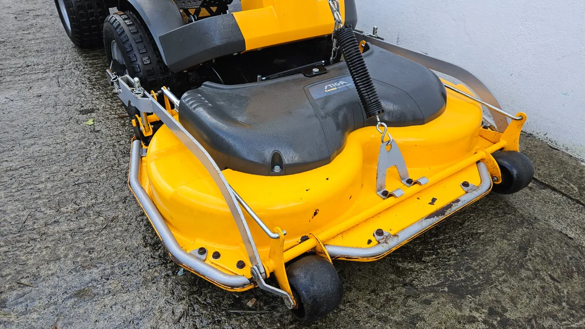 Stiga Park 320 Front Deck Mower 17hp 41" - Image 4