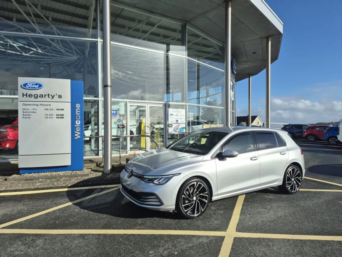 Volkswagen Golf Life 2.0 TDI 115HP 5DR - Image 1