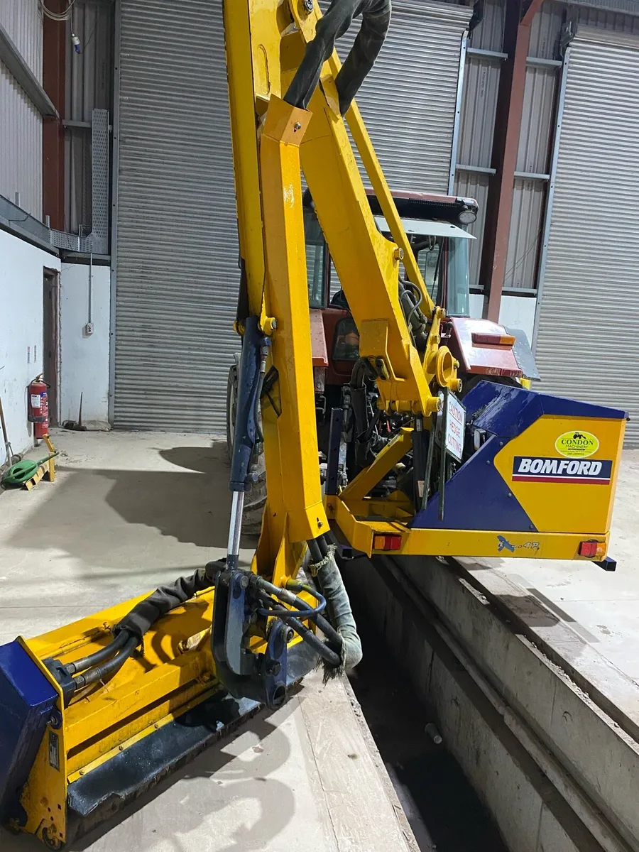 Bomford hawk hedge cutter for sale in Co. Cork for €11,500 on DoneDeal