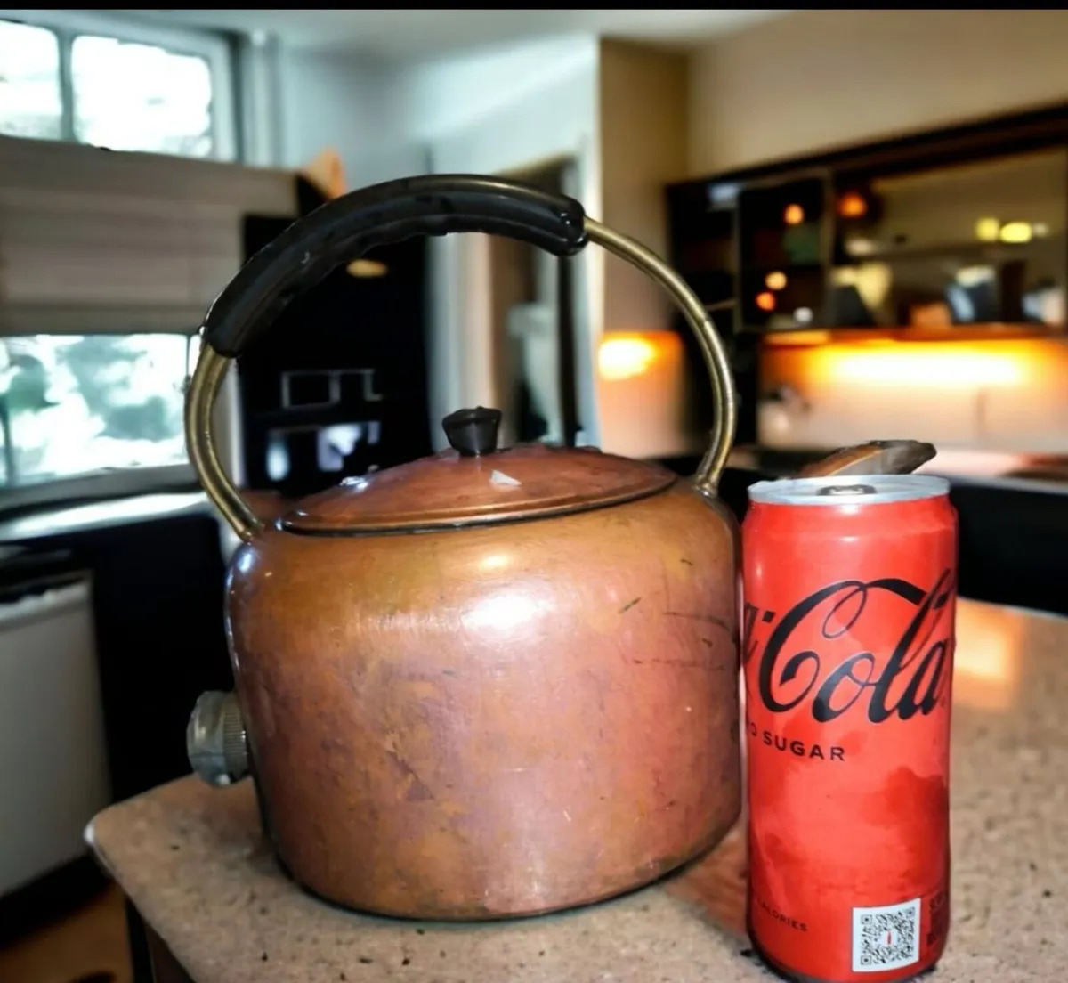 Large copper kettle - Image 1