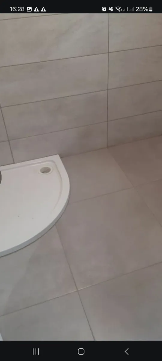 Tiler and renovations, Laminate floor - Image 3