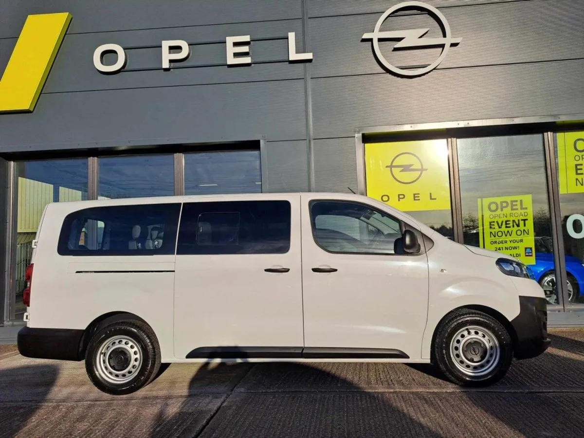 Opel Vivaro MPV 9 Seater - Image 4