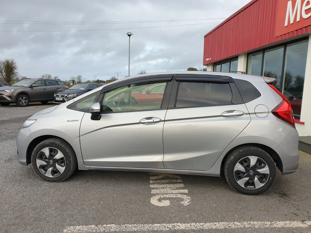 HONDA FIT 1.5 HYBRID AUTO - Image 3