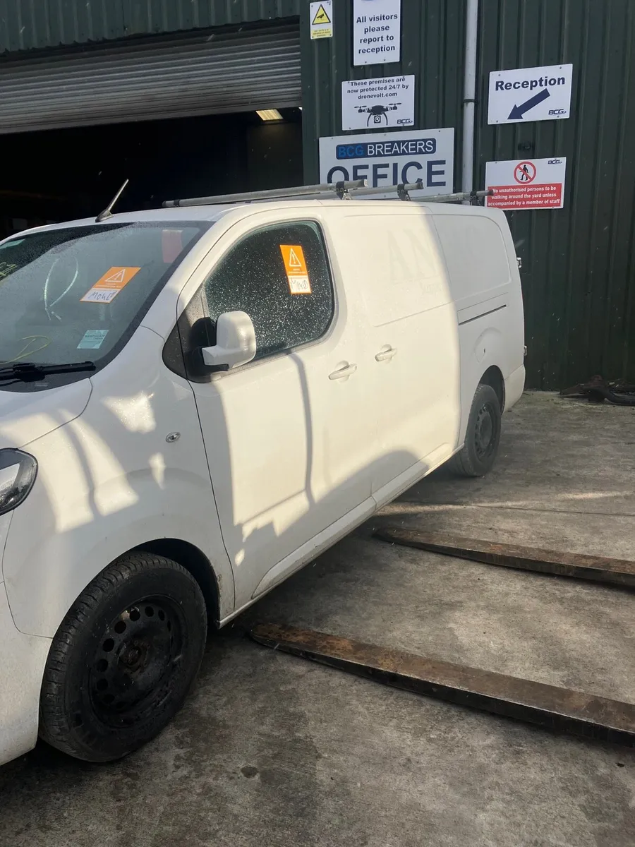 2022 Vauxhall vivaro parts breaking - Image 2