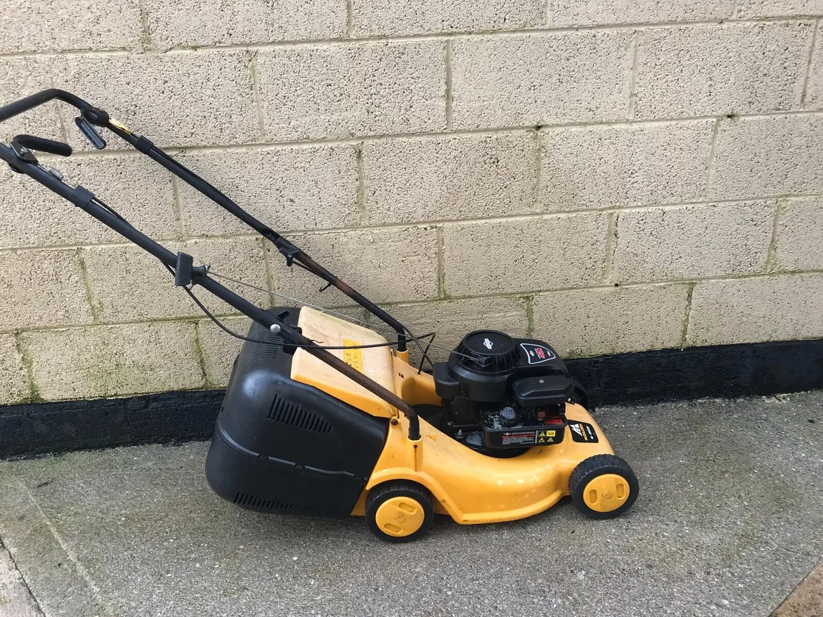 Mcculloch petrol online lawnmower