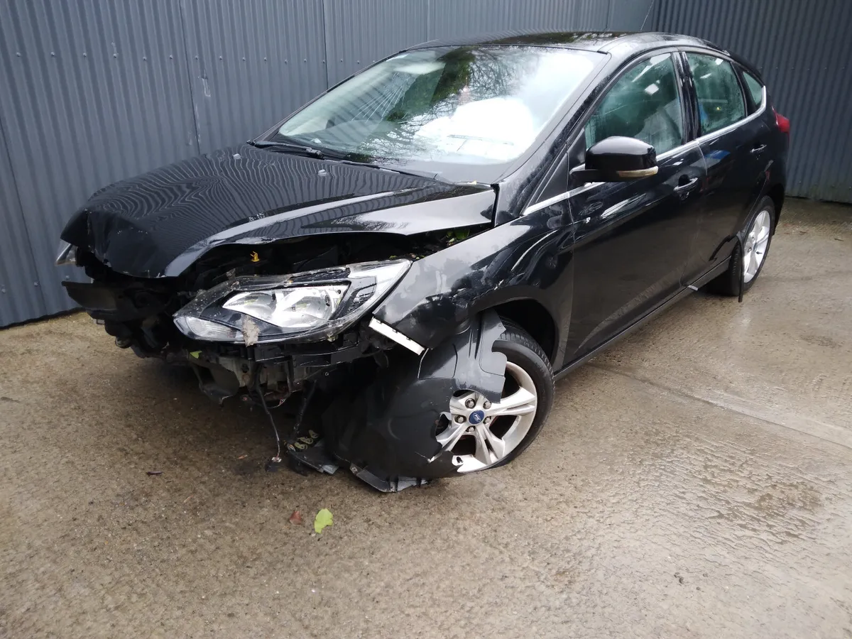 2012 FORD FOCUS For Breaking/Dismantling