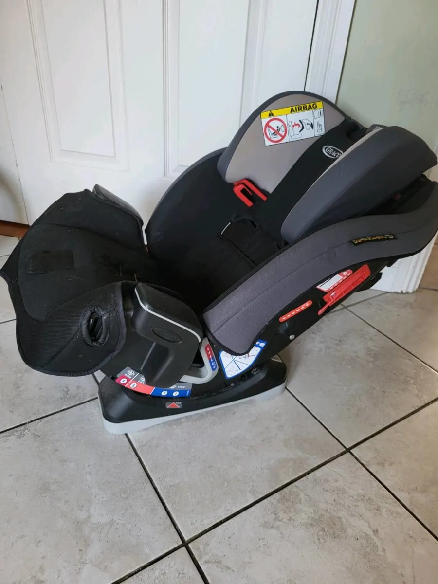Graco milestone car seat, birth to age 12