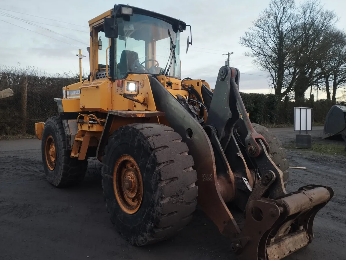 Volvo L90C Loading Shovel - Image 2