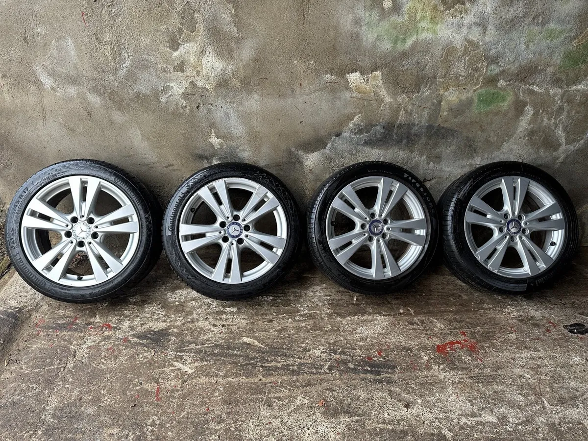 17"GENUINE MERCEDES A CLASS ALLOY WHEELS AND TYRES