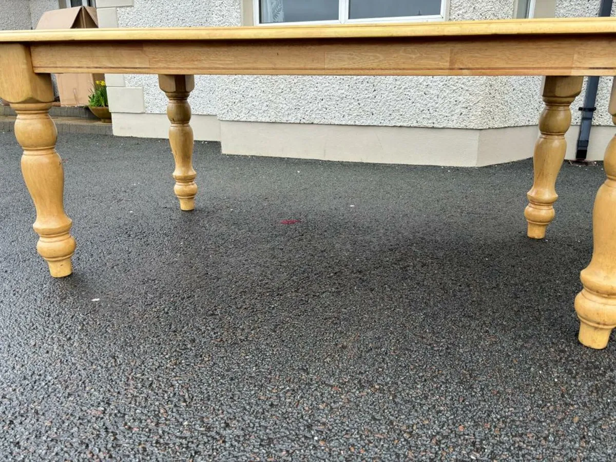 Table & 4 chairs - Image 1