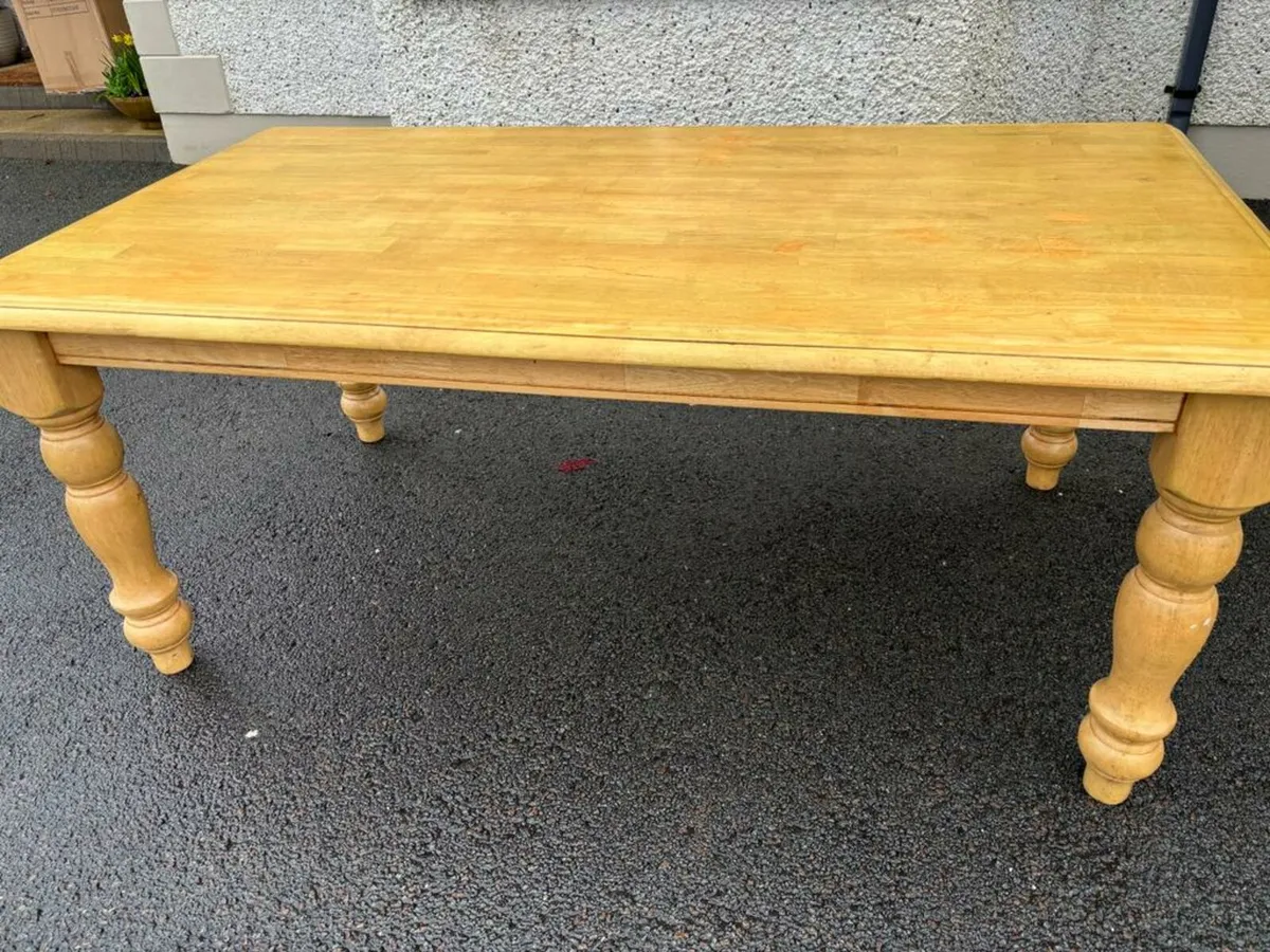 Table & 4 chairs - Image 2