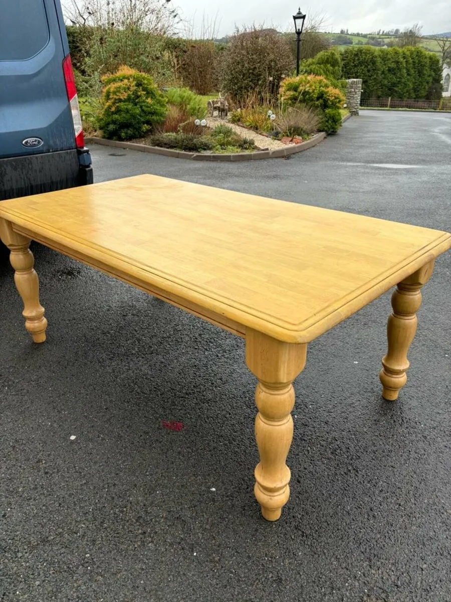 Table & 4 chairs - Image 4