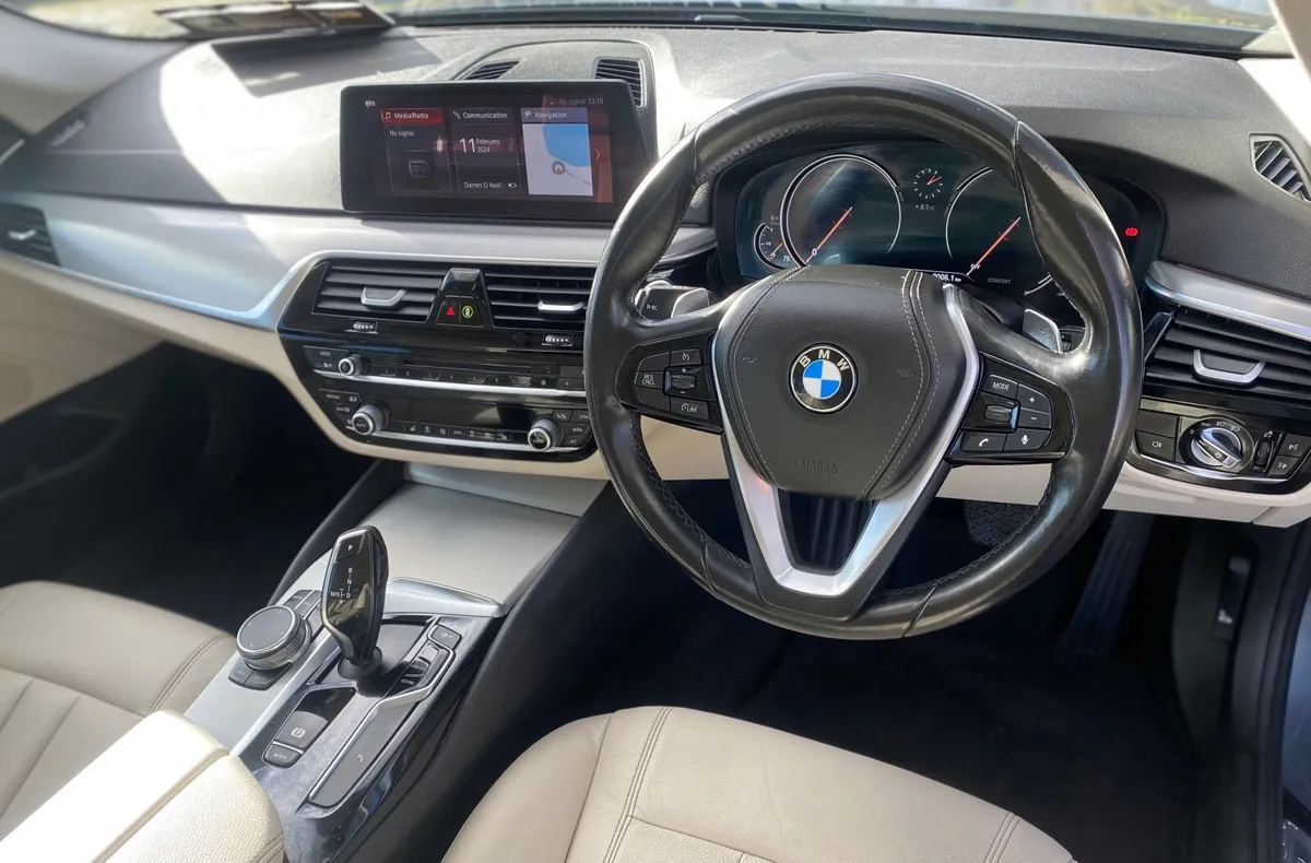 BMW 5-Series 2018 - Image 2