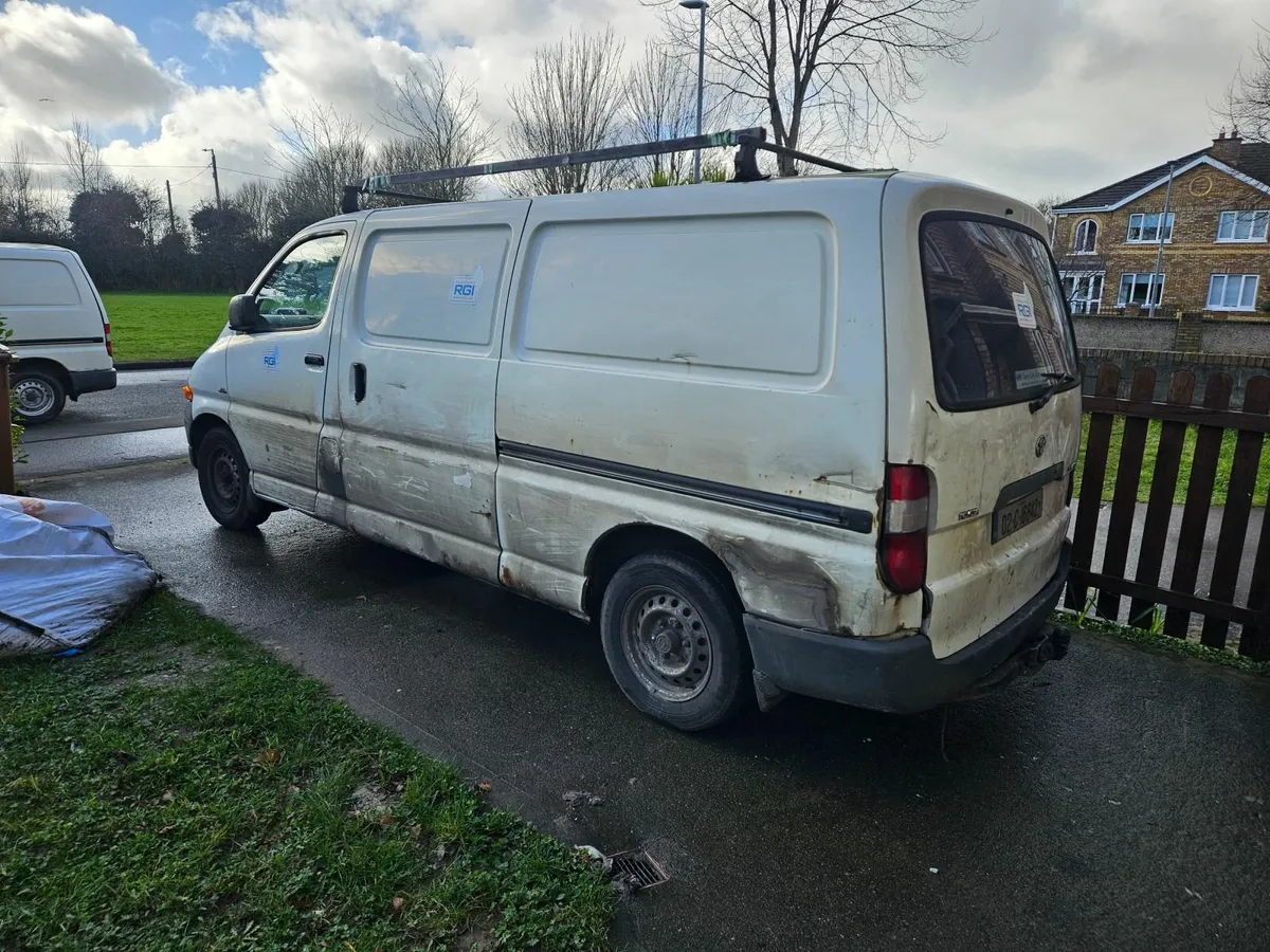 Toyota hiace vans for sale on hot sale done deal