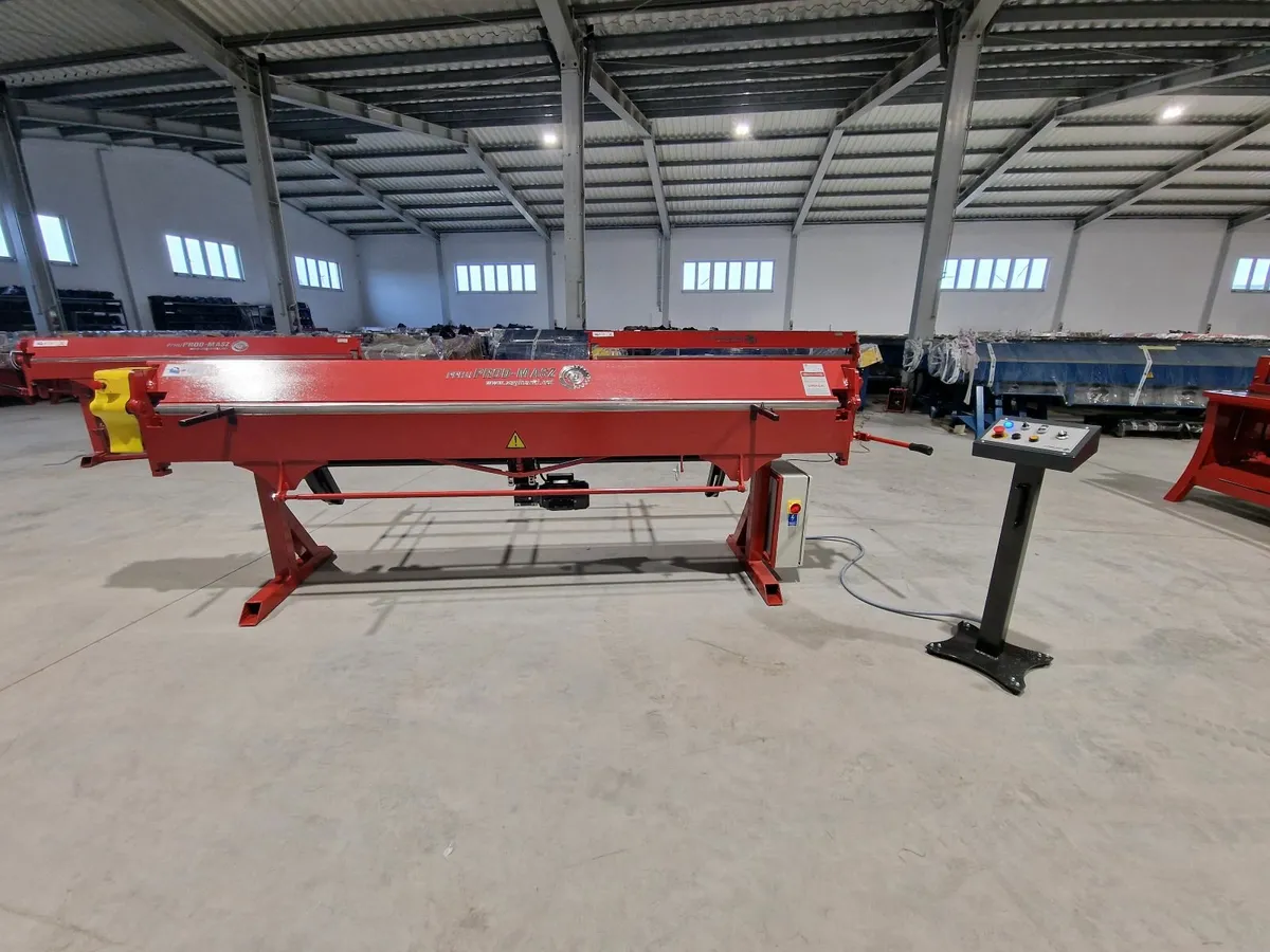 Electric sheet metal folder 3m press brake bending - Image 1