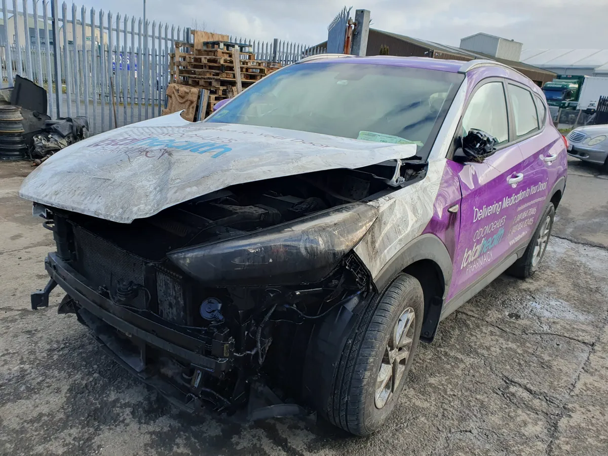 17 HYUNDAI TUCSON  1.7 D FOR BREAKING - Image 1