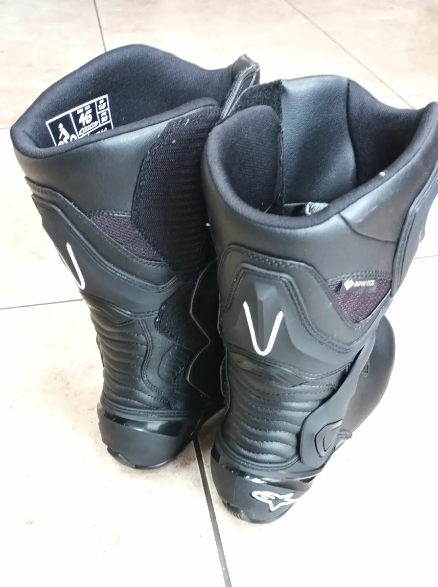 Motorcycle boots for 2025 sale near me