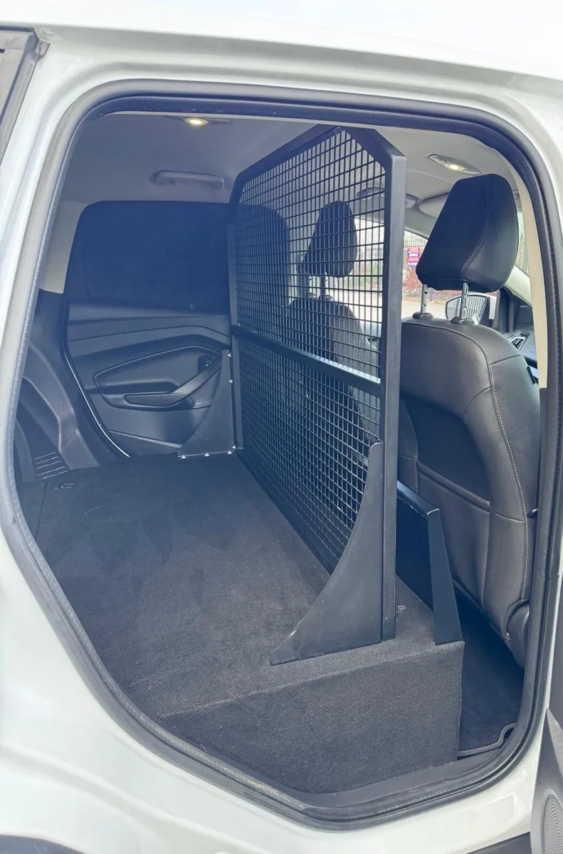 2019 Ford Kuga Commercial - Image 4