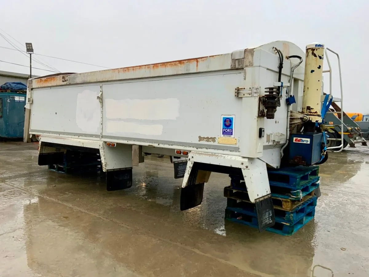 Renault Kerax Bulkrite Aluminium Tipping Body / E - Image 4
