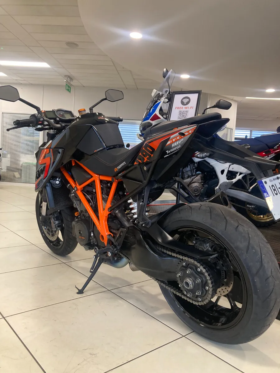 KTM 1290 SuperDuke R - Image 4