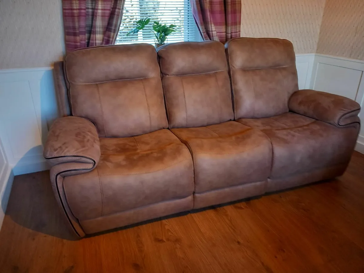 3 Seater Recliner Sofa - Image 1