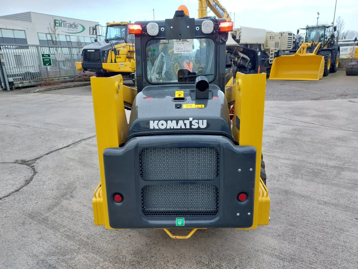 Komatsu SK715-8 Skid Steer - Image 4