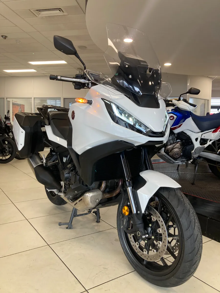 Honda NT1100 DCT**Ex Demo** - Image 1